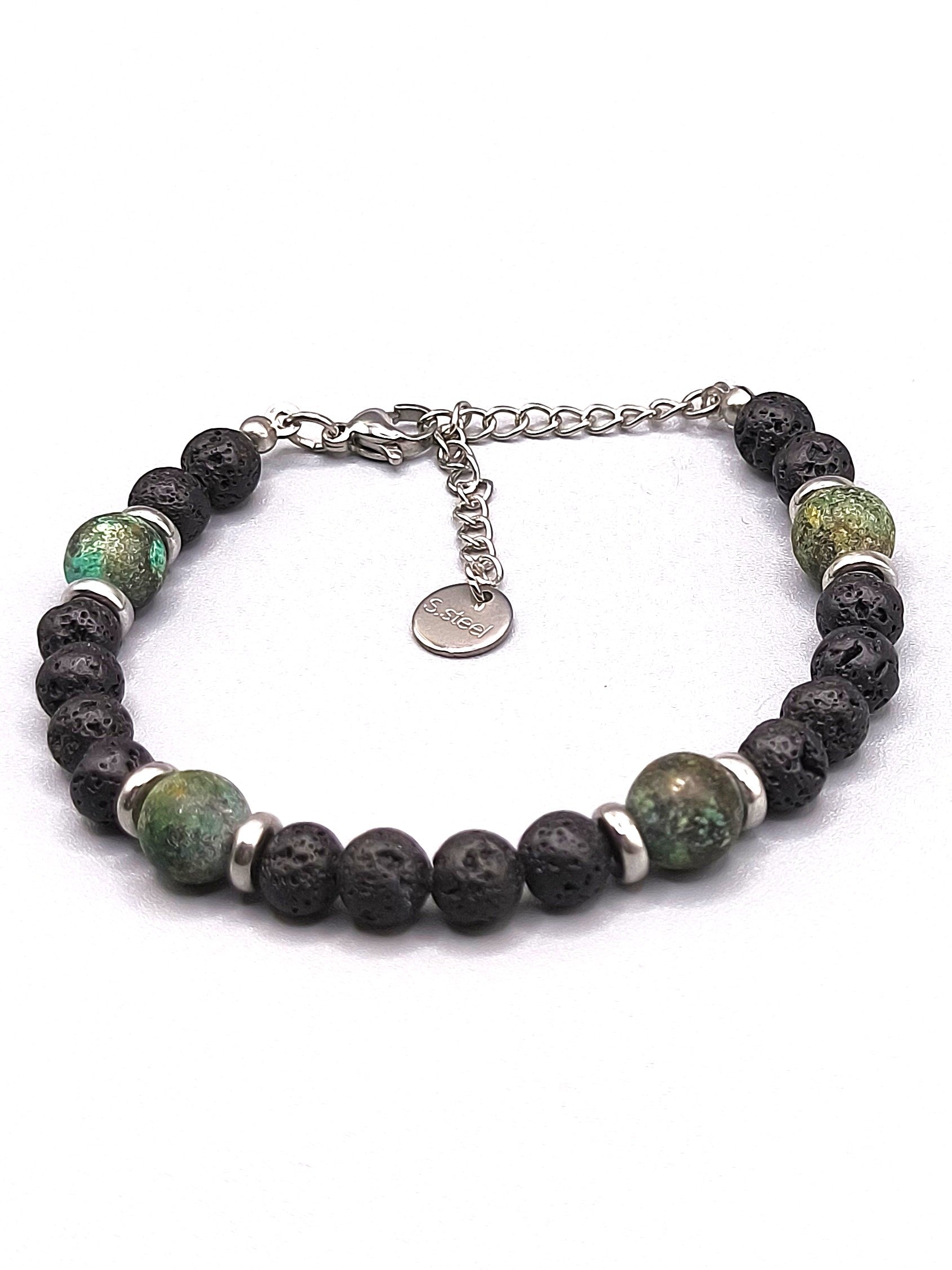 Perlenarmband aus Lavastein und grünem Naturstein für Herren