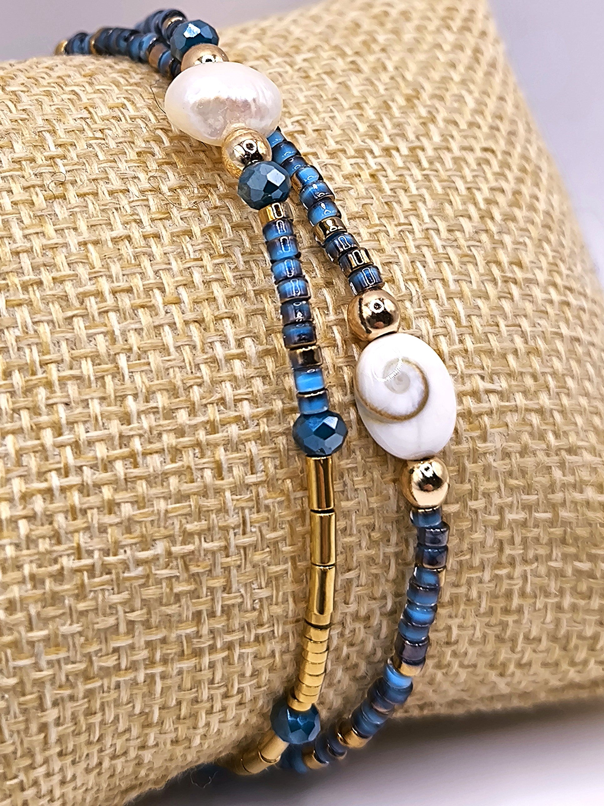 Perlenarmband aus Süßwasserperlen und Shivaauge für Damen