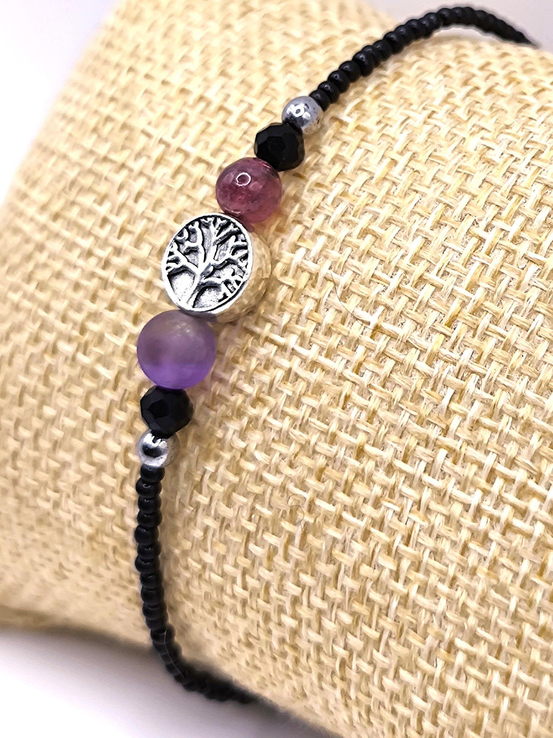 Perlenarmband aus Amethyst, Granat und Lebensbaum für Damen