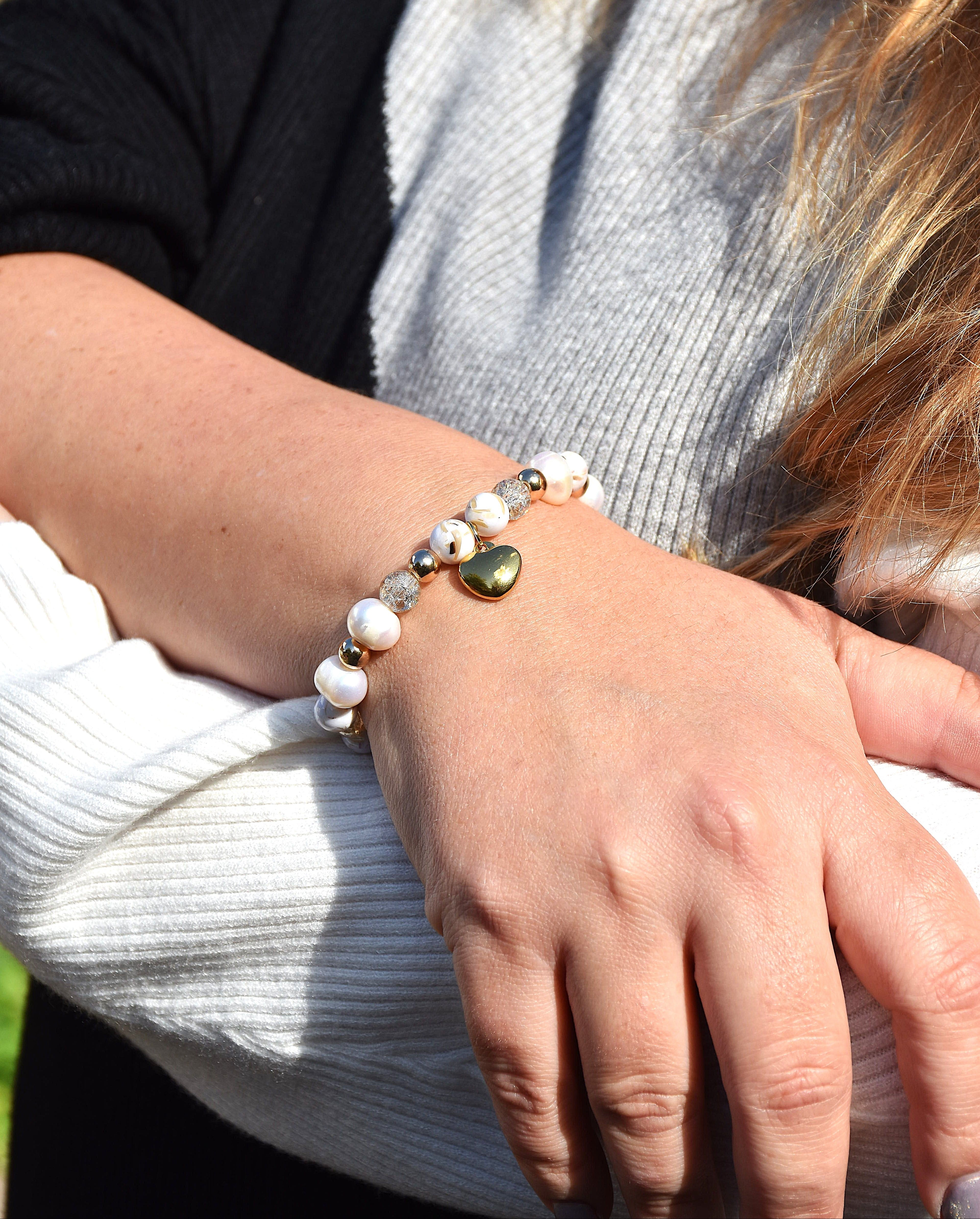 Perlenarmband aus Süßwasserperlen und Muscheltürkis für Damen