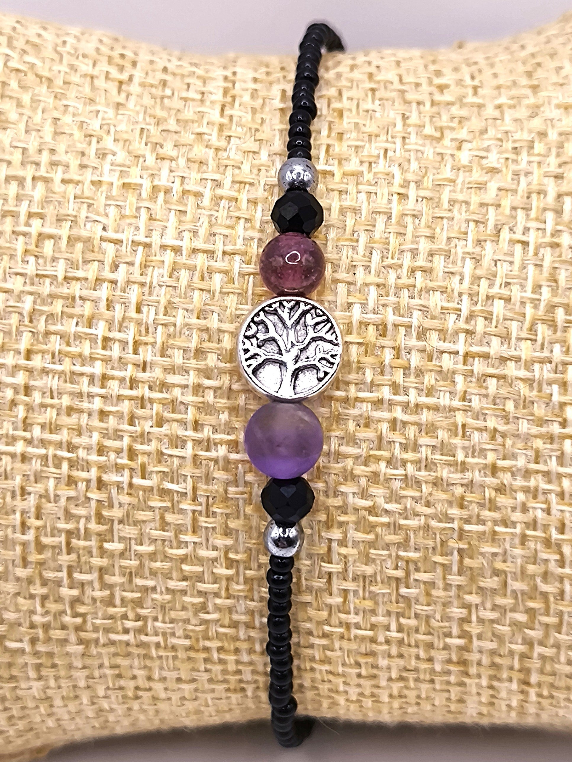 Perlenarmband aus Amethyst, Granat und Lebensbaum für Damen