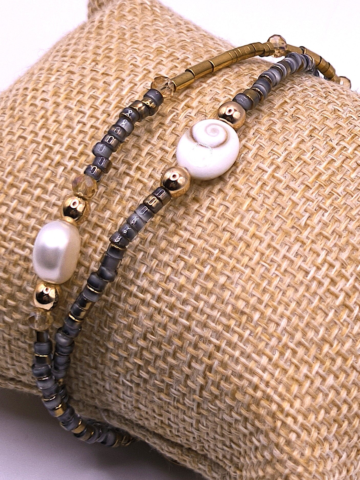 Perlenarmband aus Süßwasserperlen und Shivaauge für Damen